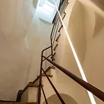 A Nest Among The Roof Of Center Apartamento